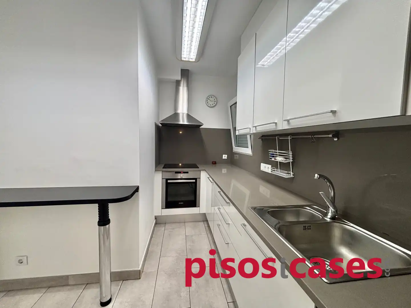 Cocina de Piso de alquiler en Vic con Calefacción, Horno y Balcón