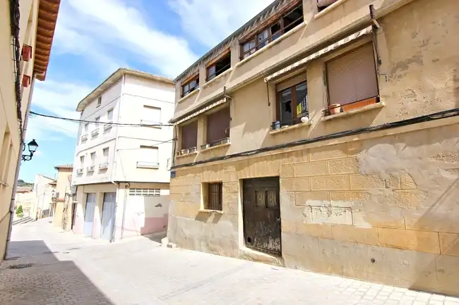 Vista exterior de Piso en venta en Oyón-Oion