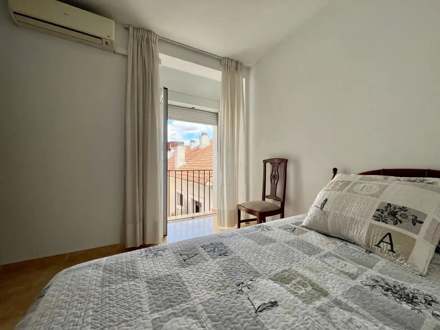 Schlafzimmer von Wohnung zur untervermieten in Córdoba mit Klimaanlage, Heizung und Terrasse