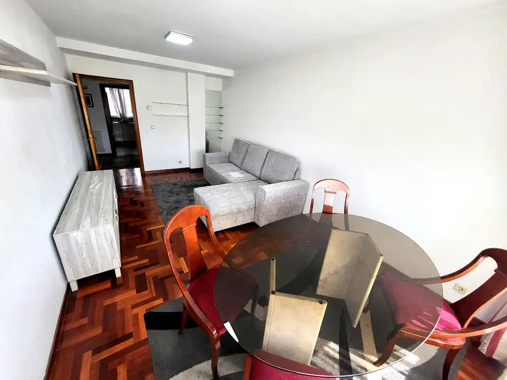 Living room of Flat for rent in Vigo   with Heating, Parquet flooring and Storage room