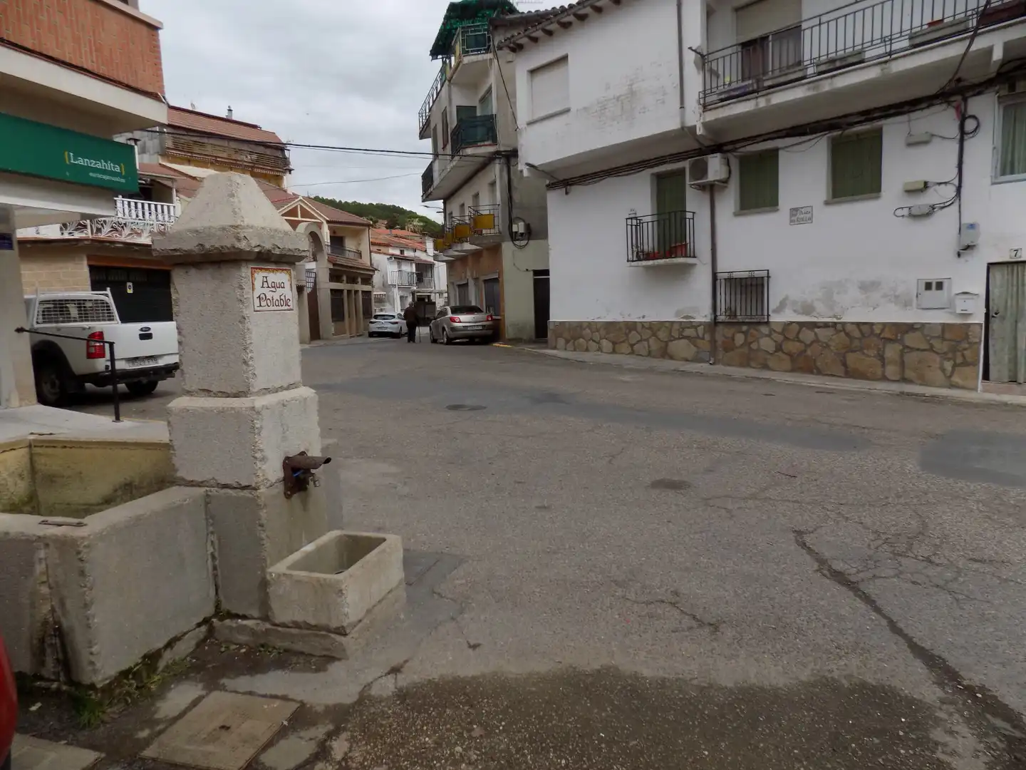 Vista exterior de Casa adosada en venta en Lanzahíta con Calefacción, Terraza y Amueblado