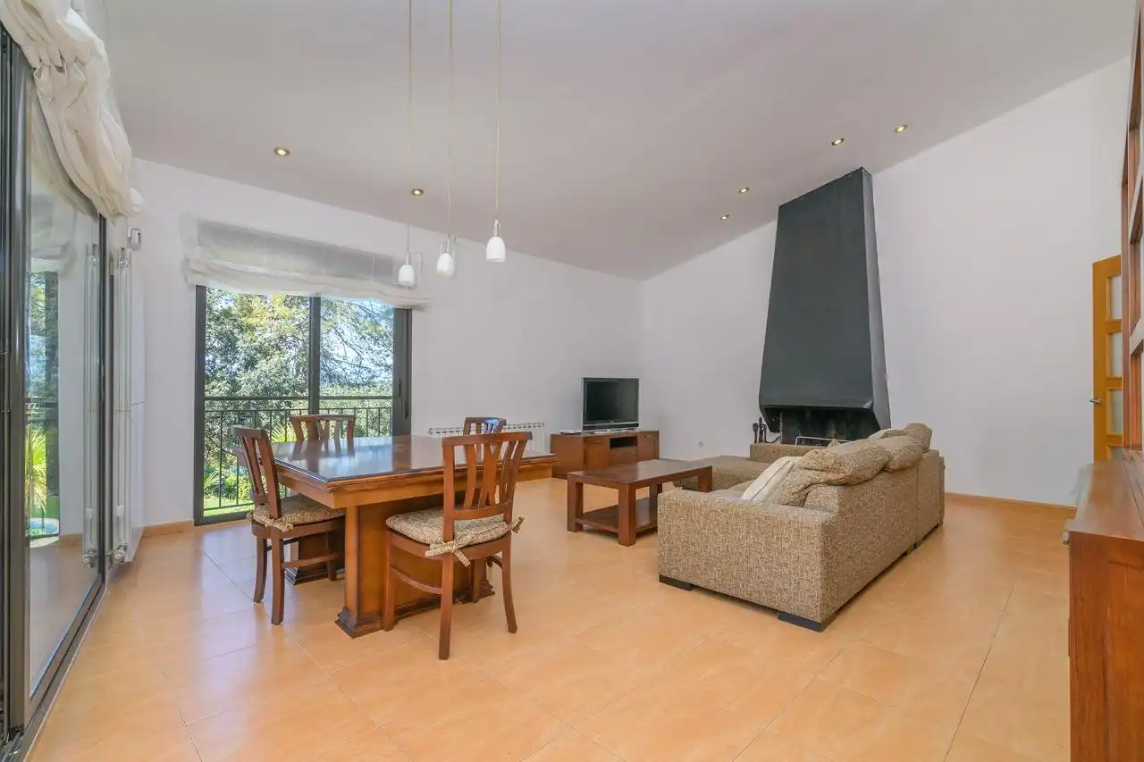 Sala d'estar de Casa o xalet en venda en Castellnou de Bages amb Jardí privat, Terrassa i Piscina