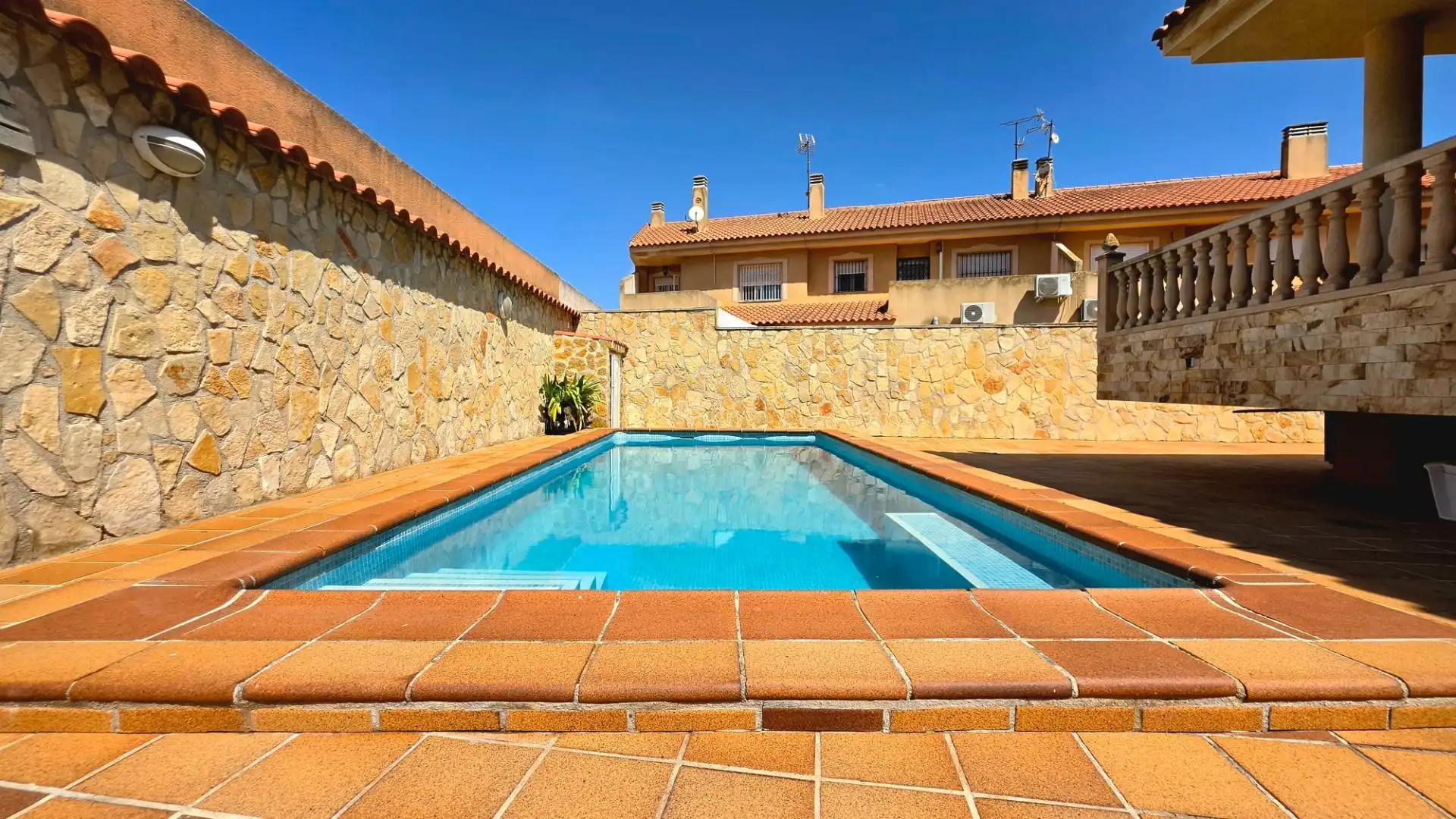 Piscina de Casa o xalet en venda en La Unión amb Aire condicionat, Jardí privat i Terrassa