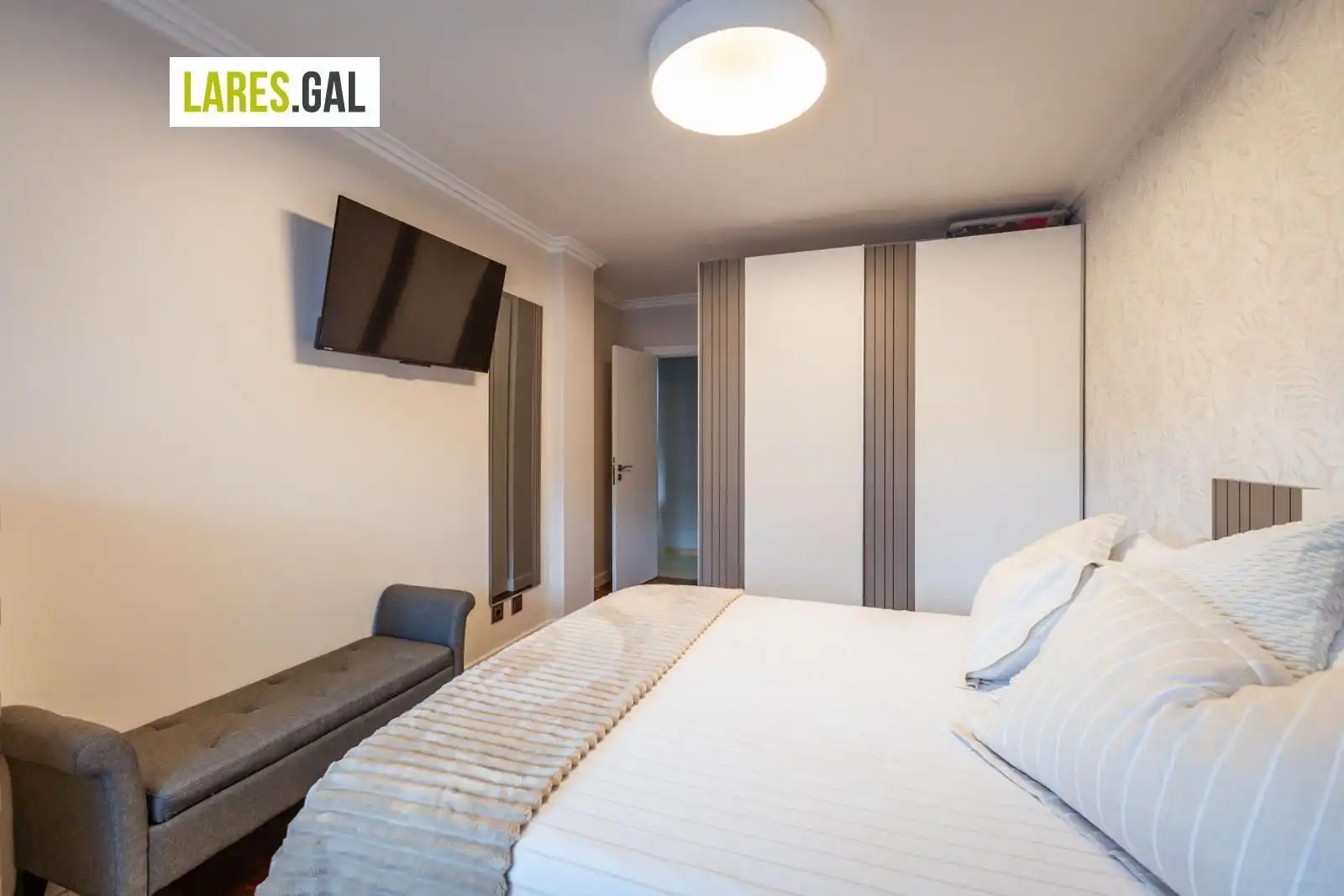 Habitación de Piso en venta en Cangas  con Calefacción, Parquet y Terraza