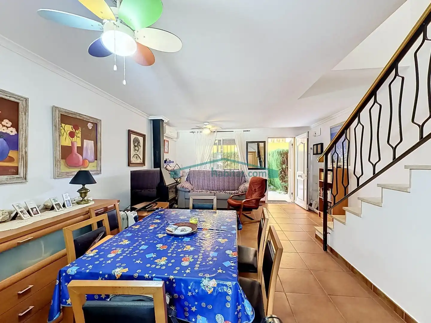 Wohnzimmer von Einfamilien-Reihenhaus zum Verkauf in Els Poblets mit Klimaanlage, Privatgarten und Terrasse