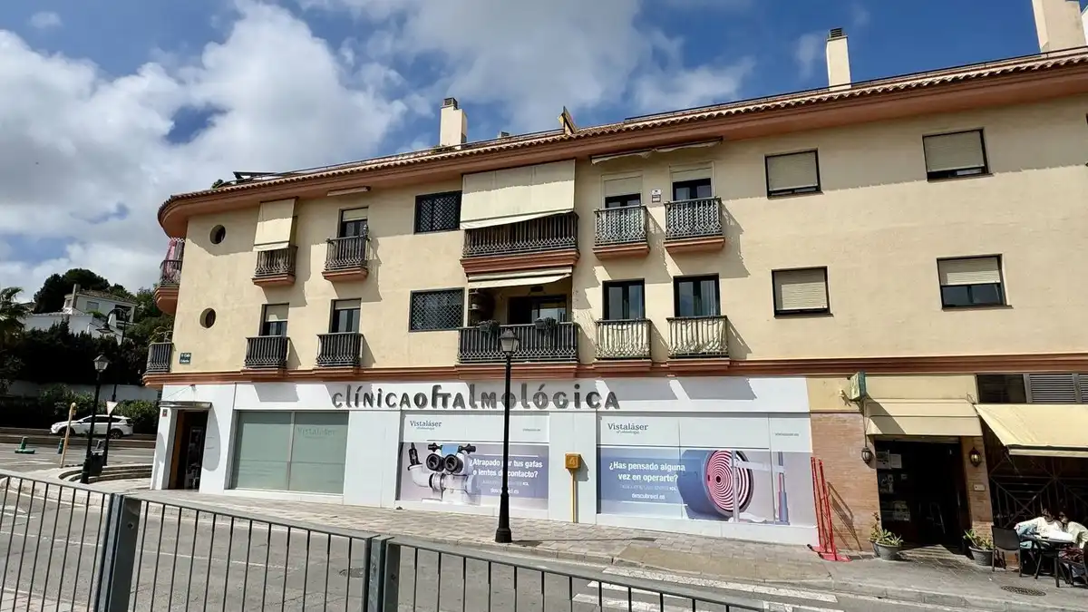 Vista exterior de Ático en venta en Fuengirola con Aire acondicionado, Amueblado y Piscina comunitaria
