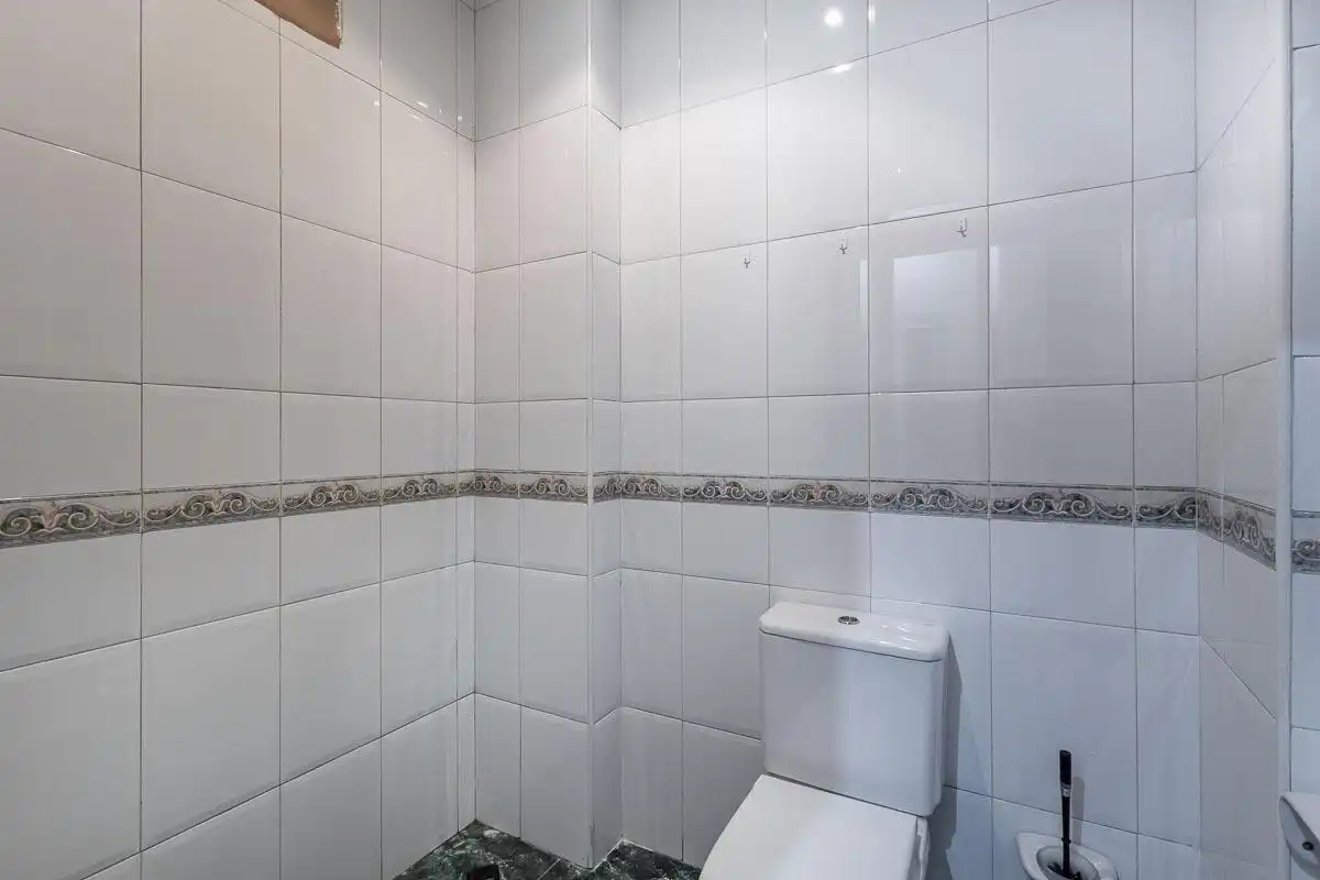 Baño de Local en venta en Granada