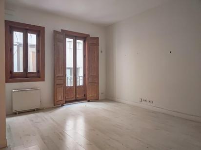 Bedroom of Apartment for sale in  Madrid Capital