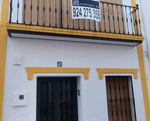 Vista exterior de Casa o xalet en venda en Barcarrota amb Terrassa i Balcó