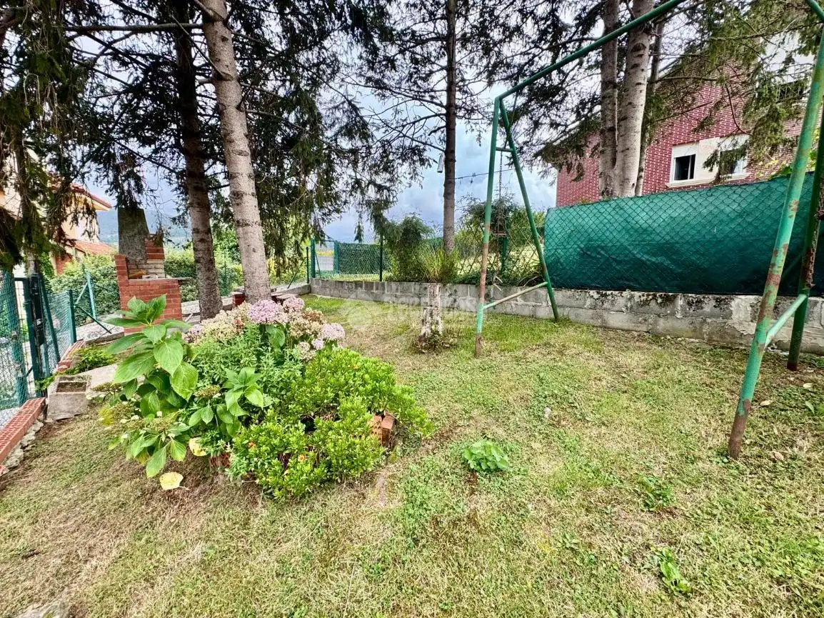 Casa o xalet en venda en El Astillero   amb Calefacció, Parquet i Terrassa