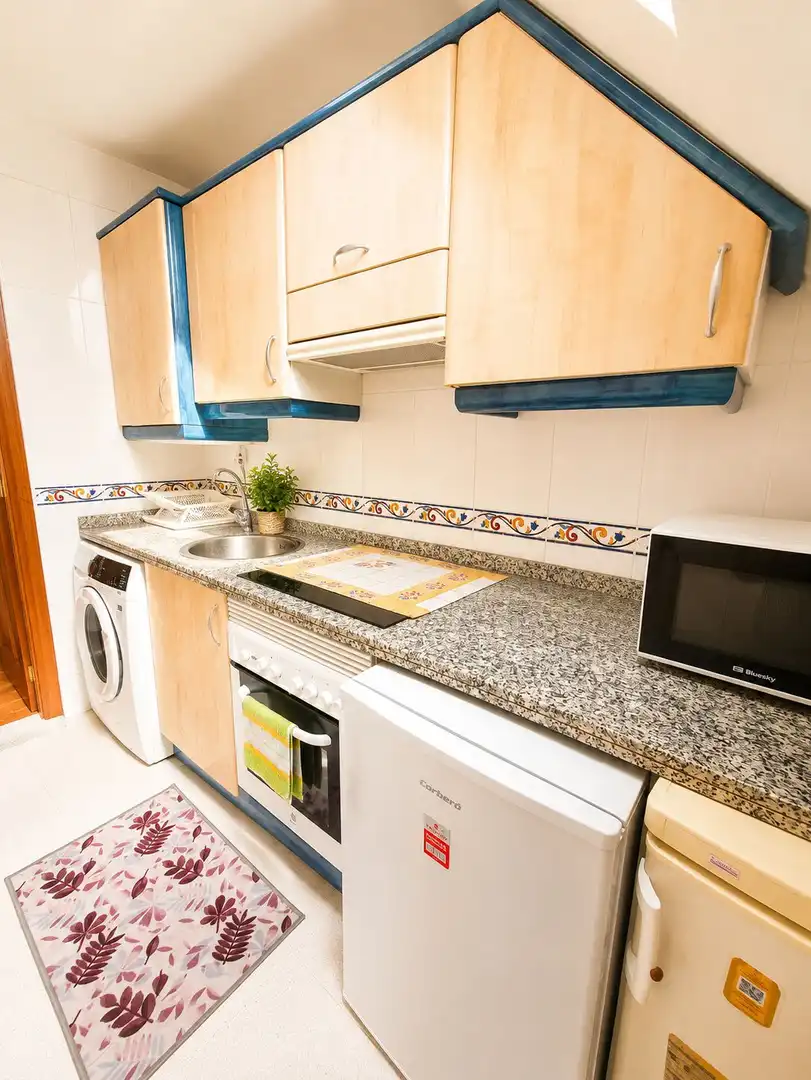 Cocina de Piso en venta en Oviedo  con Calefacción y Trastero