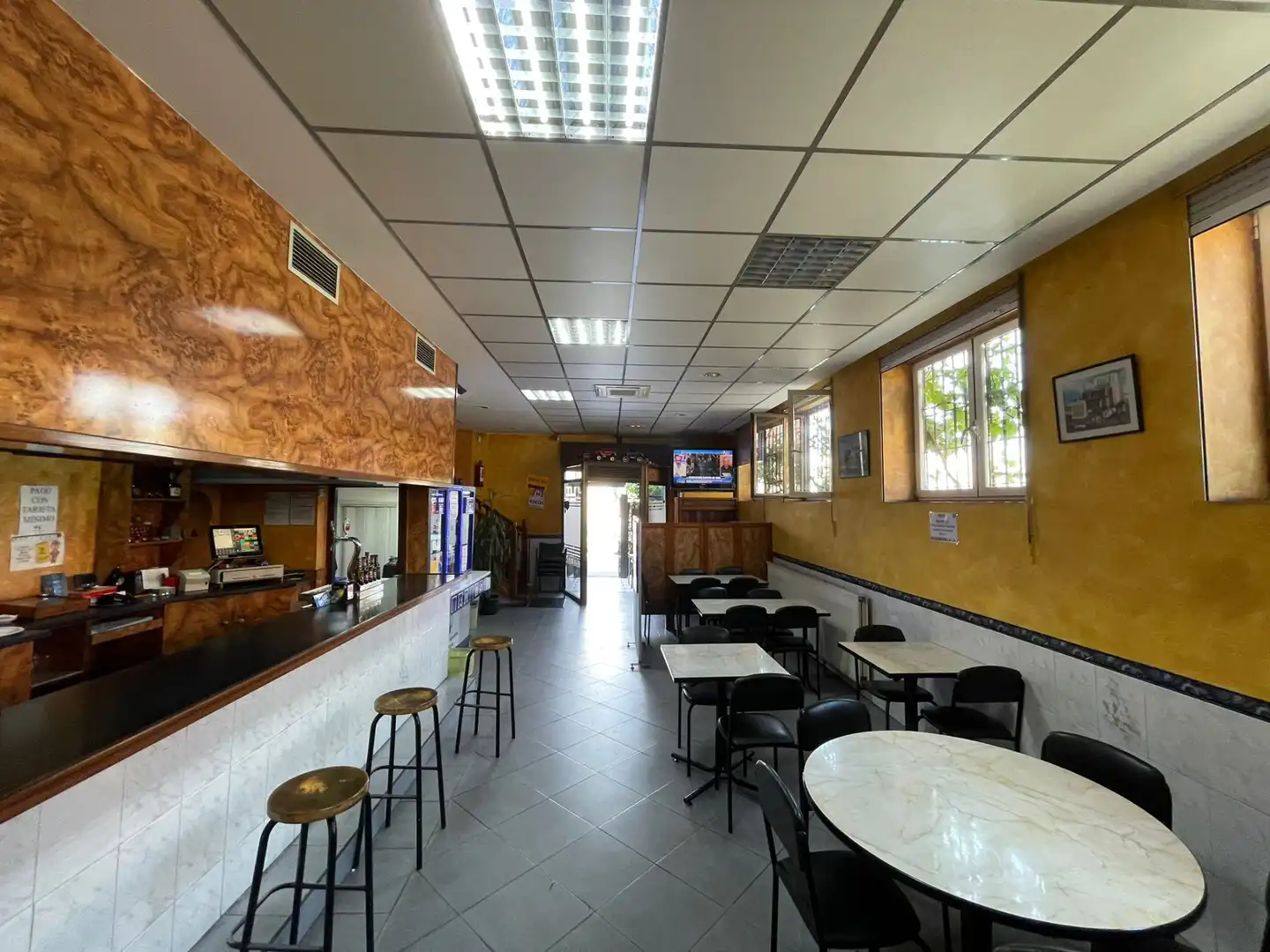 Local en venta en Valle de Trápaga-Trapagaran con Aire acondicionado, Terraza y Amueblado
