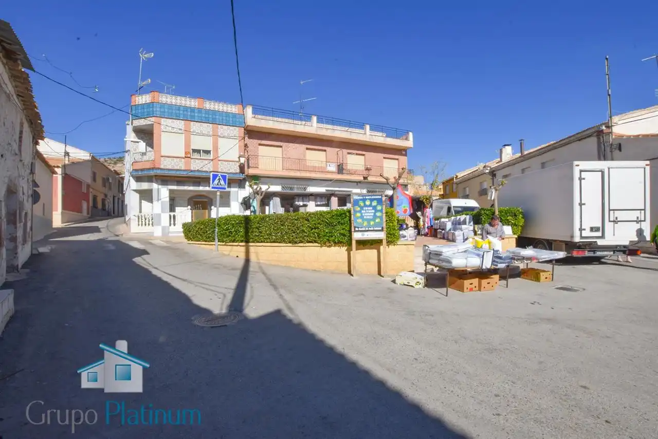 Vista exterior de Casa o xalet en venda en Lorca amb Aire condicionat, Calefacció i Jardí privat