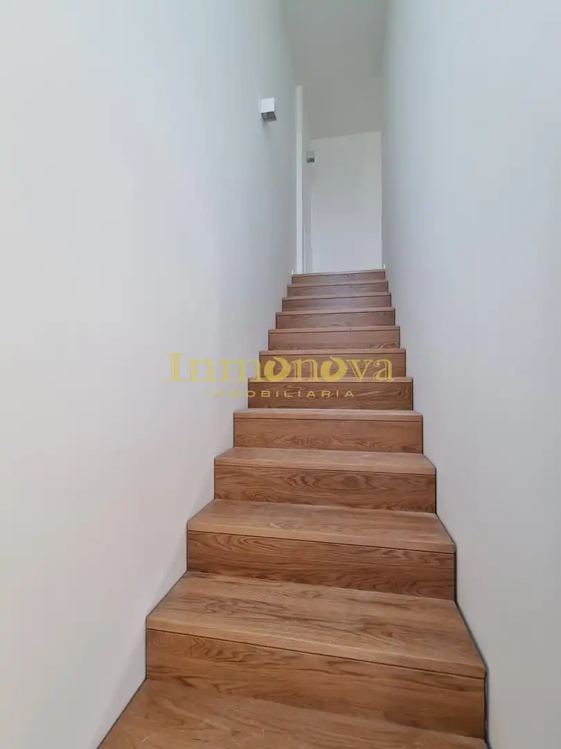 Casa adosada en venta en Nigrán con Calefacción, Jardín privado y Terraza