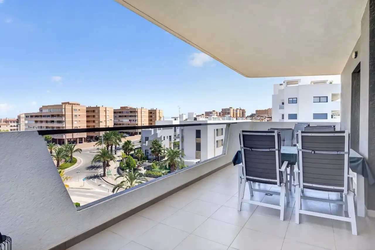 Terraza de Ático en venta en Elche / Elx con Aire acondicionado, Calefacción y Jardín privado