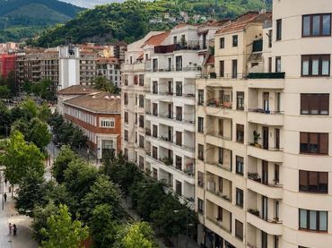 Piso con ascensor en venta en Calle María Díaz de Haro