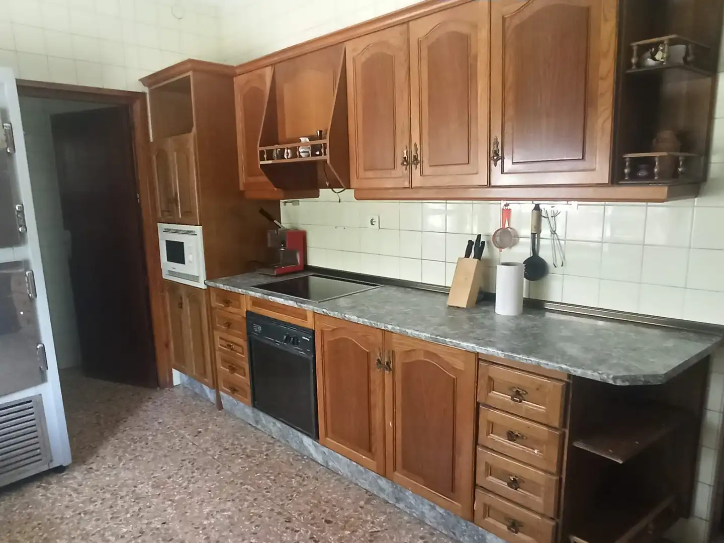 Cuina de Casa o xalet en venda en Jaén amb Jardí privat, Terrassa i Traster