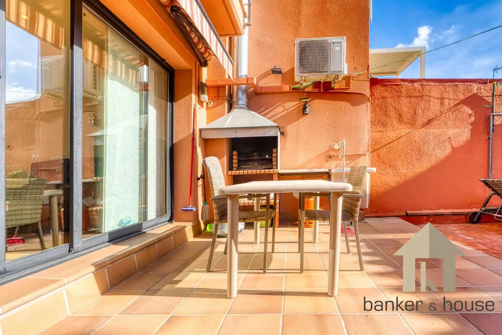 Terrassa de Casa adosada en venda en Cerdanyola del Vallès amb Aire condicionat, Calefacció i Terrassa