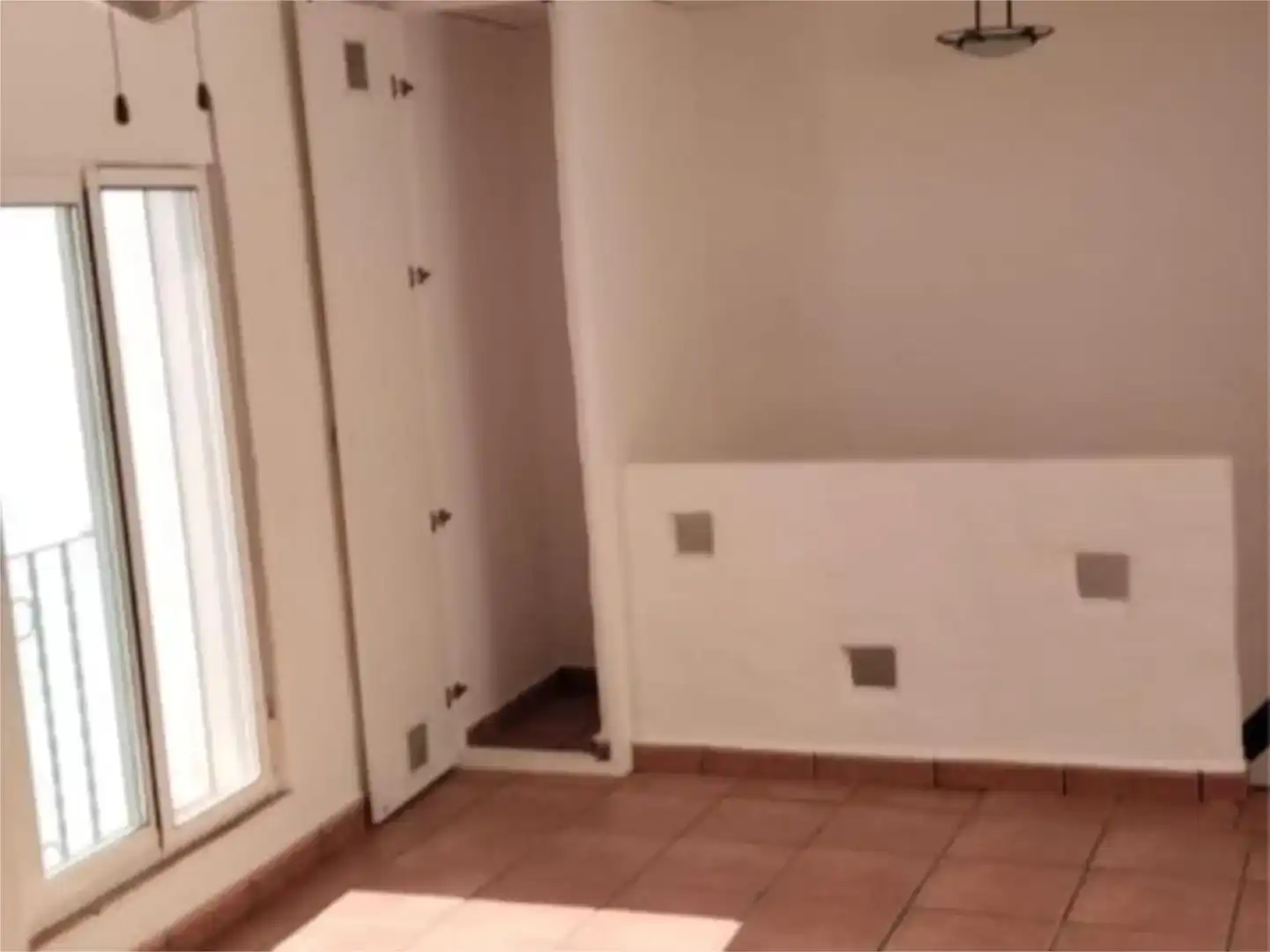 Casa adosada en venda en Yunquera amb Moblat i Balcó