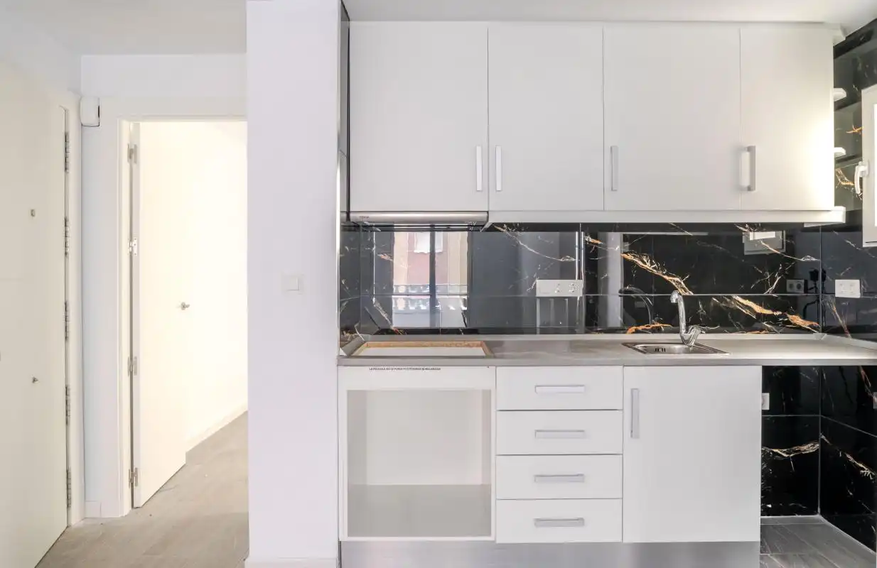 Cocina de Piso en venta en Torrevieja con Calefacción, Terraza y Balcón