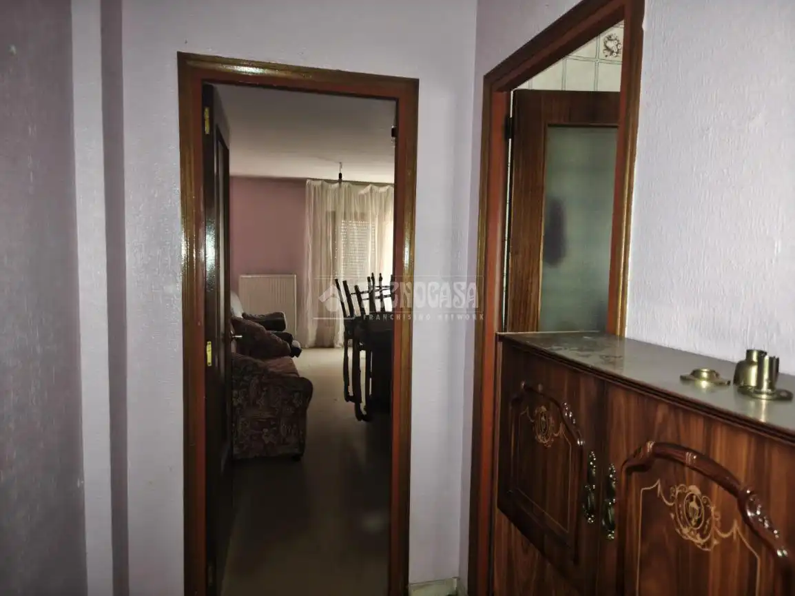Piso en venta en La Bañeza  con Calefacción, Terraza y Trastero