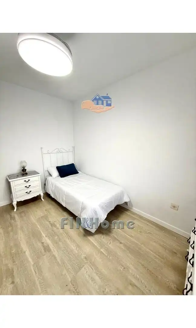 Habitación de Piso de alquiler en Sevilla con Aire acondicionado, Amueblado y Balcón