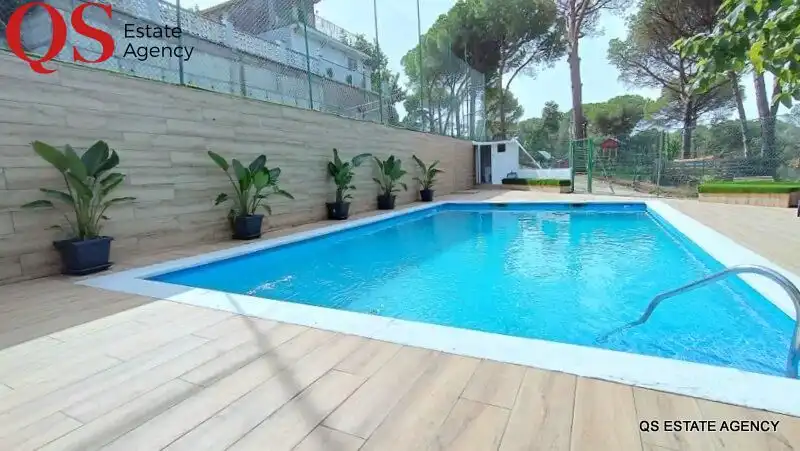 Piscina de Finca rústica en venta en Tordera con Aire acondicionado, Calefacción y Jardín privado