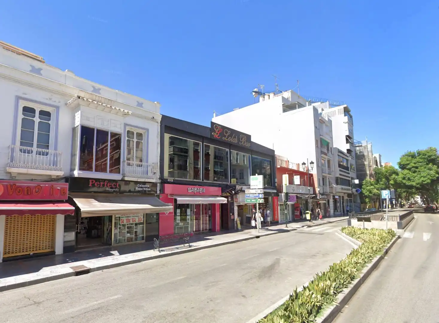 Local comercial en alquiler en Avda. Condes de San Isidro, imagen 2