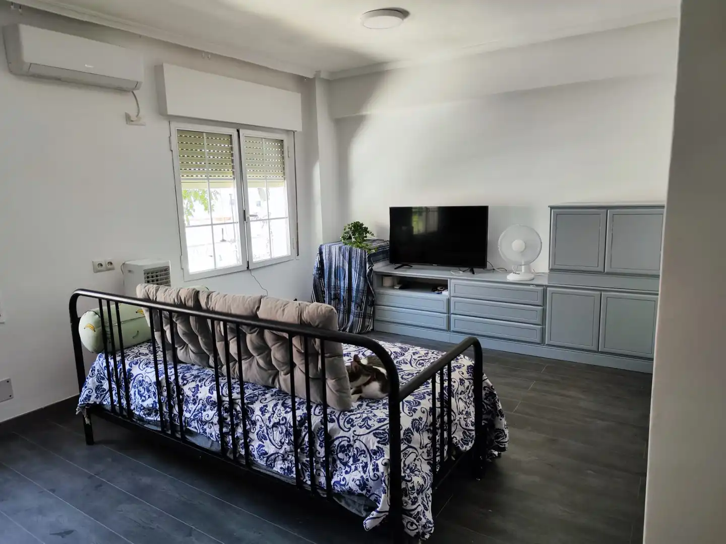 Living room of Flat for sale in Madrid  with Air Conditioner and Heating