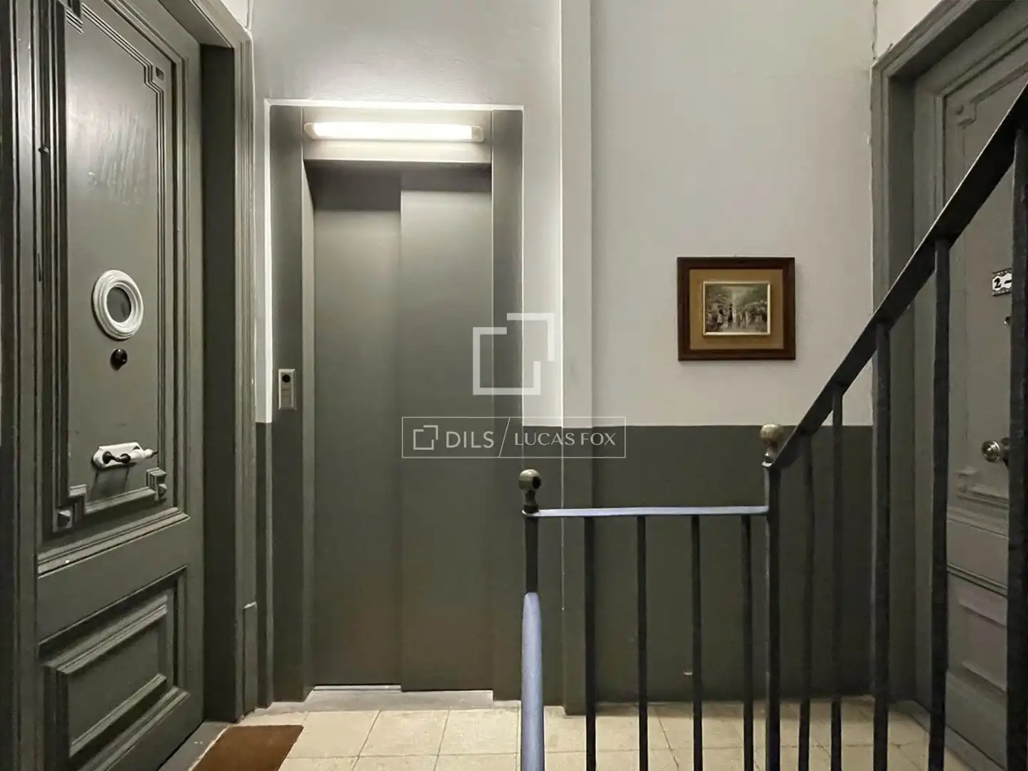Flat for sale in Barcelona  with Air Conditioner, Heating and Furnished