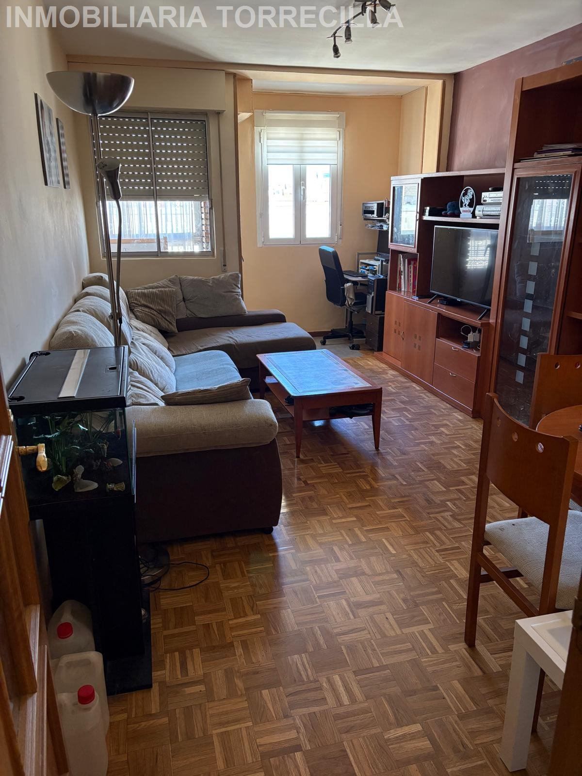 Living room of Flat for sale in Valladolid Capital  with Heating, Terrace and Furnished