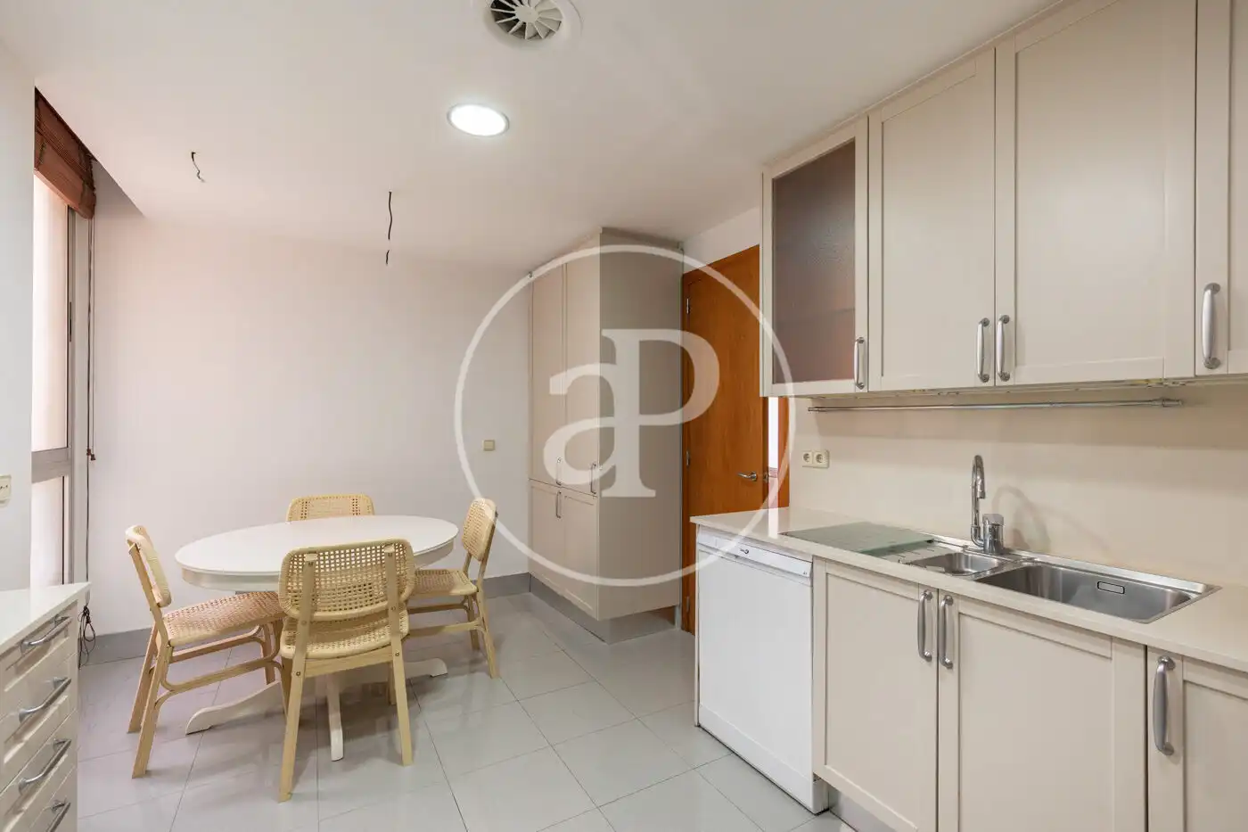 Wohnung zur Miete in Carrer de Provença, Dreta de l'Eixample