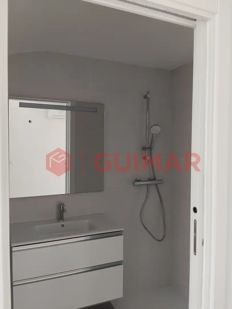 Piso en venta en AV. BARCELONA, Centre