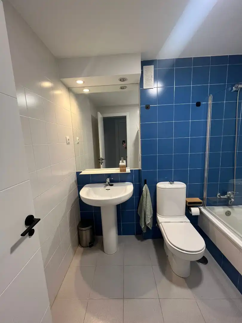 Badezimmer von Wohnung zur Miete in Rincón de la Victoria mit Klimaanlage, Terrasse und Möbliert
