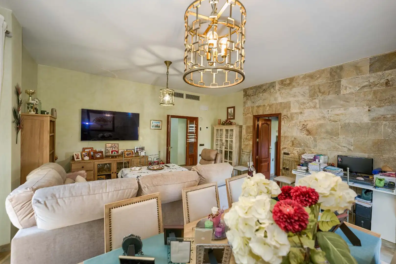 Sala de estar de Casa o chalet en venta en Bormujos con Aire acondicionado, Terraza y Trastero