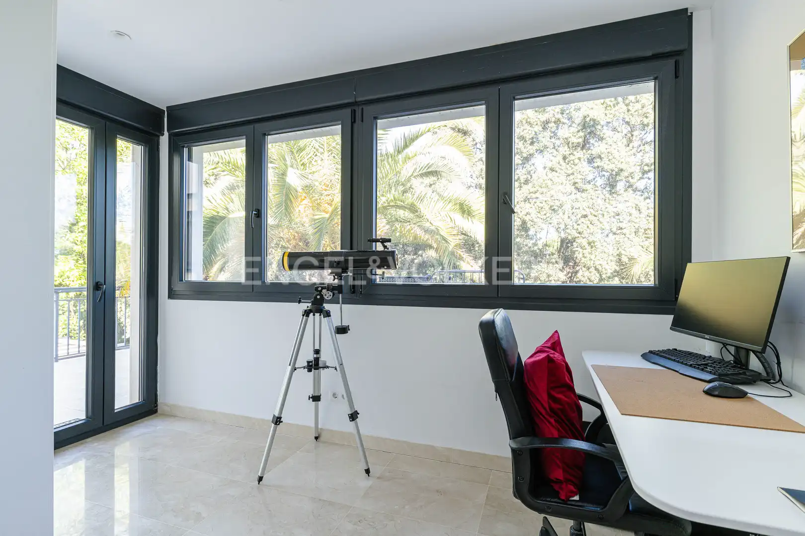 Vista exterior de Casa o chalet en venta en Boadilla del Monte con Aire acondicionado, Calefacción y Jardín privado