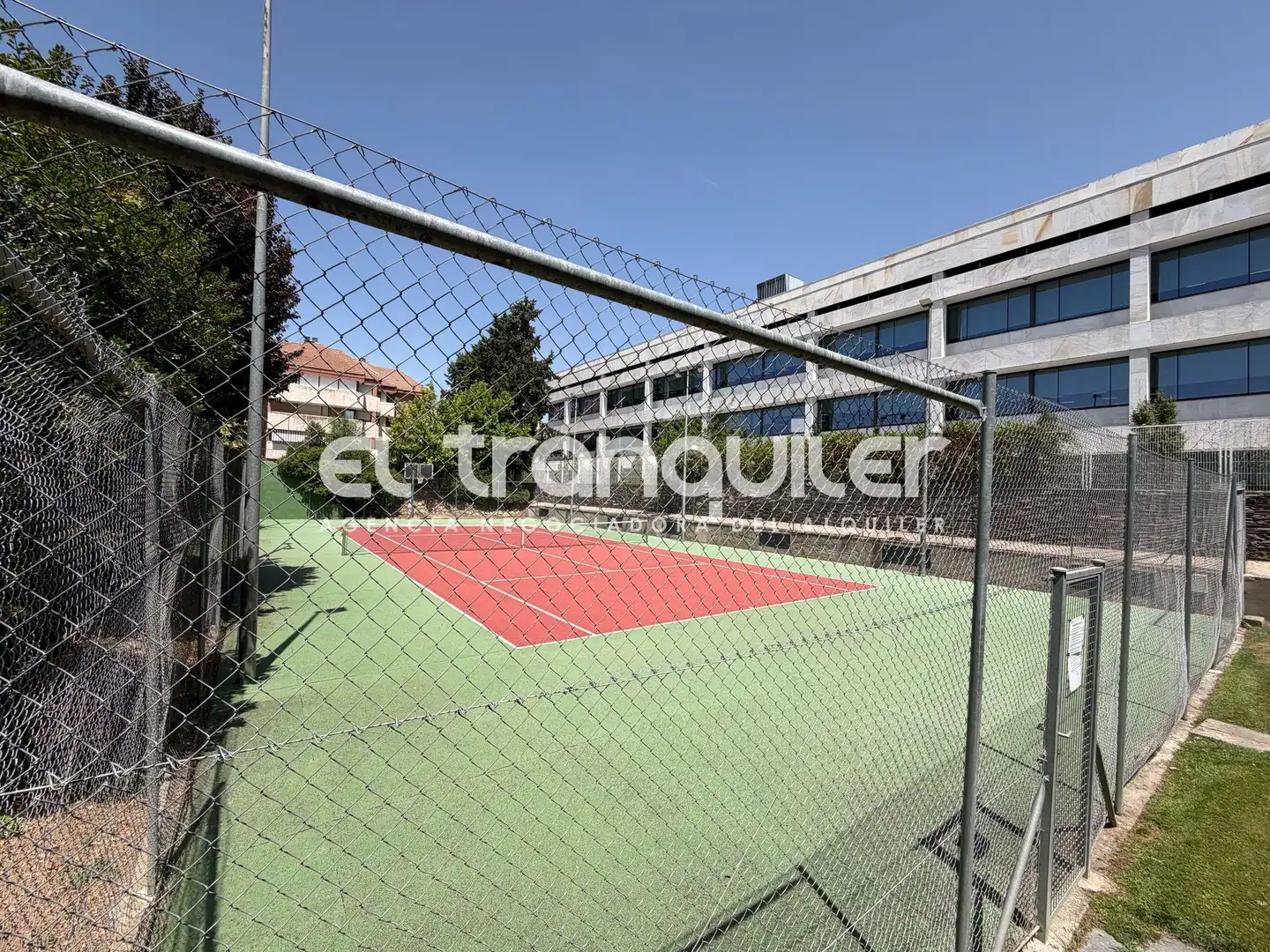 Parkplatz von Wohnung zur Miete in Las Rozas de Madrid mit Parkett, Abstellraum und Schwimmbad
