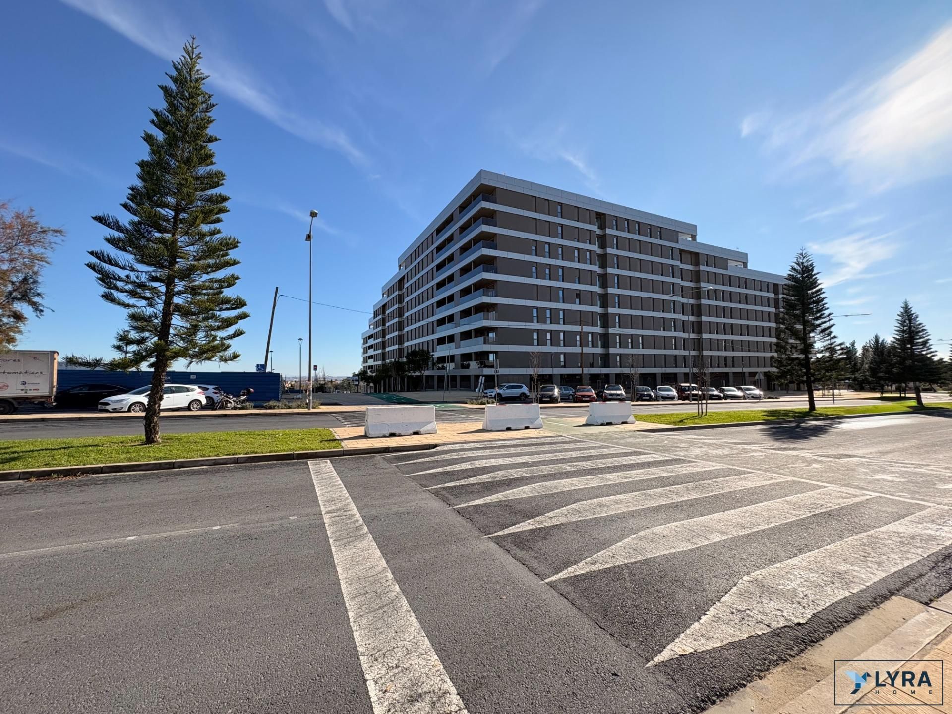 Vista exterior de Pis en venda en Tomares amb Aire condicionat, Terrassa i Traster