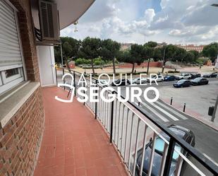 Vista exterior de Pis de lloguer en  Madrid Capital amb Aire condicionat, Calefacció i Terrassa