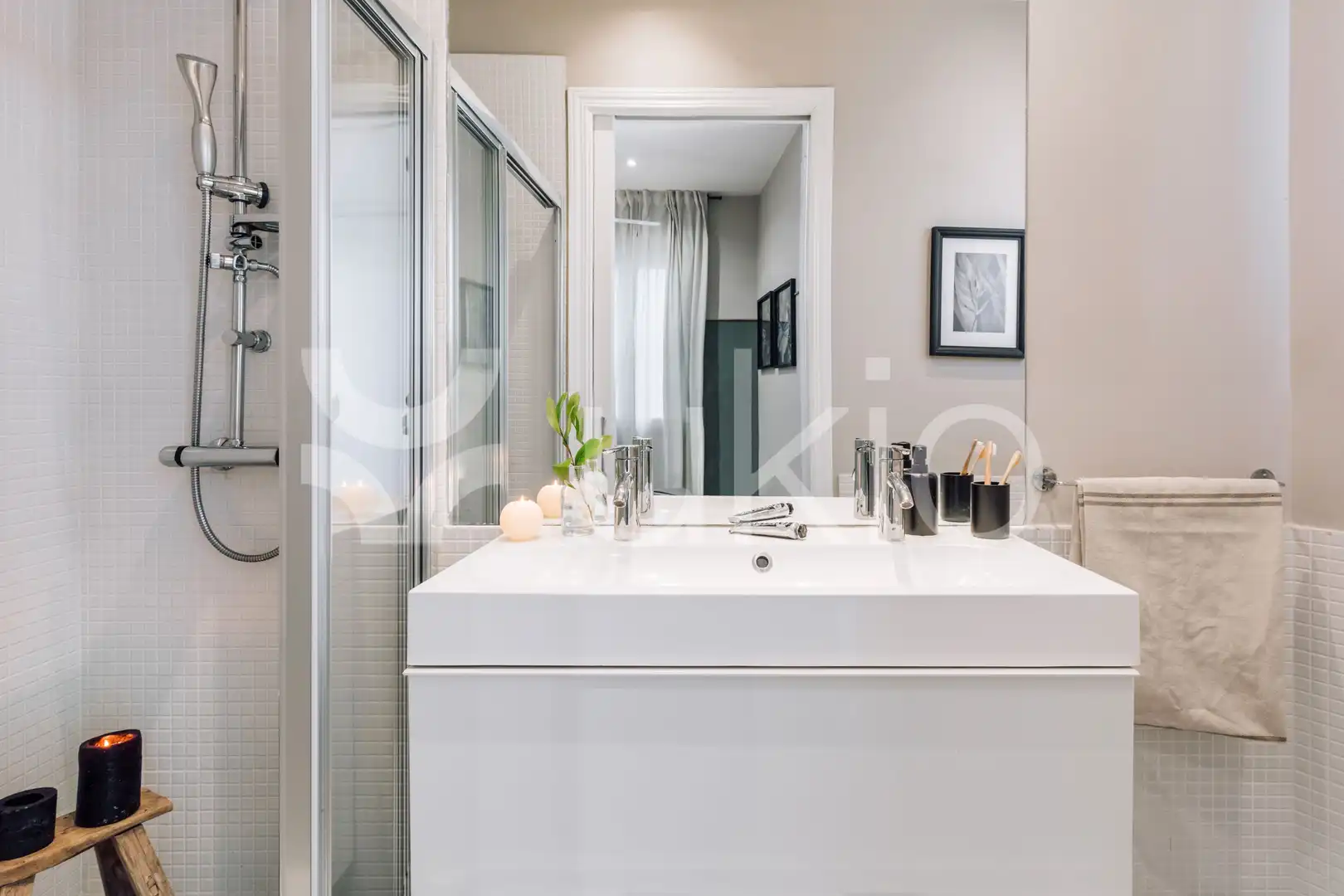 Bathroom of Apartments for rent in Madrid  with Air Conditioner, Heating and Furnished