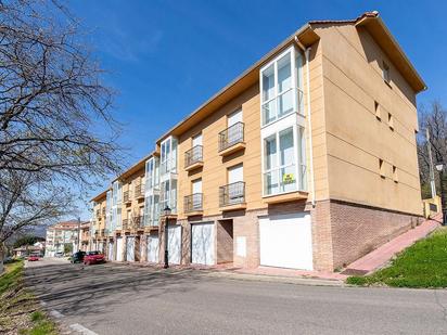 Vista exterior de Pis en venda en Jarandilla de la Vera amb Terrassa