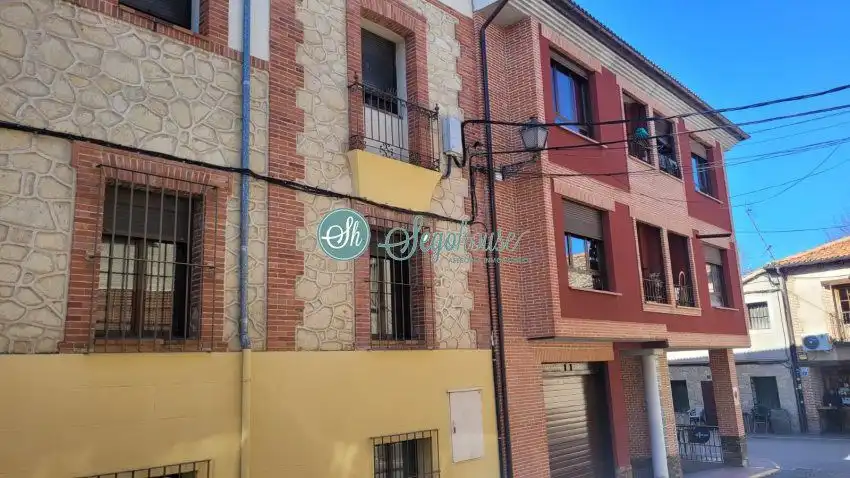 Vista exterior de Piso en venta en Cantimpalos con Calefacción