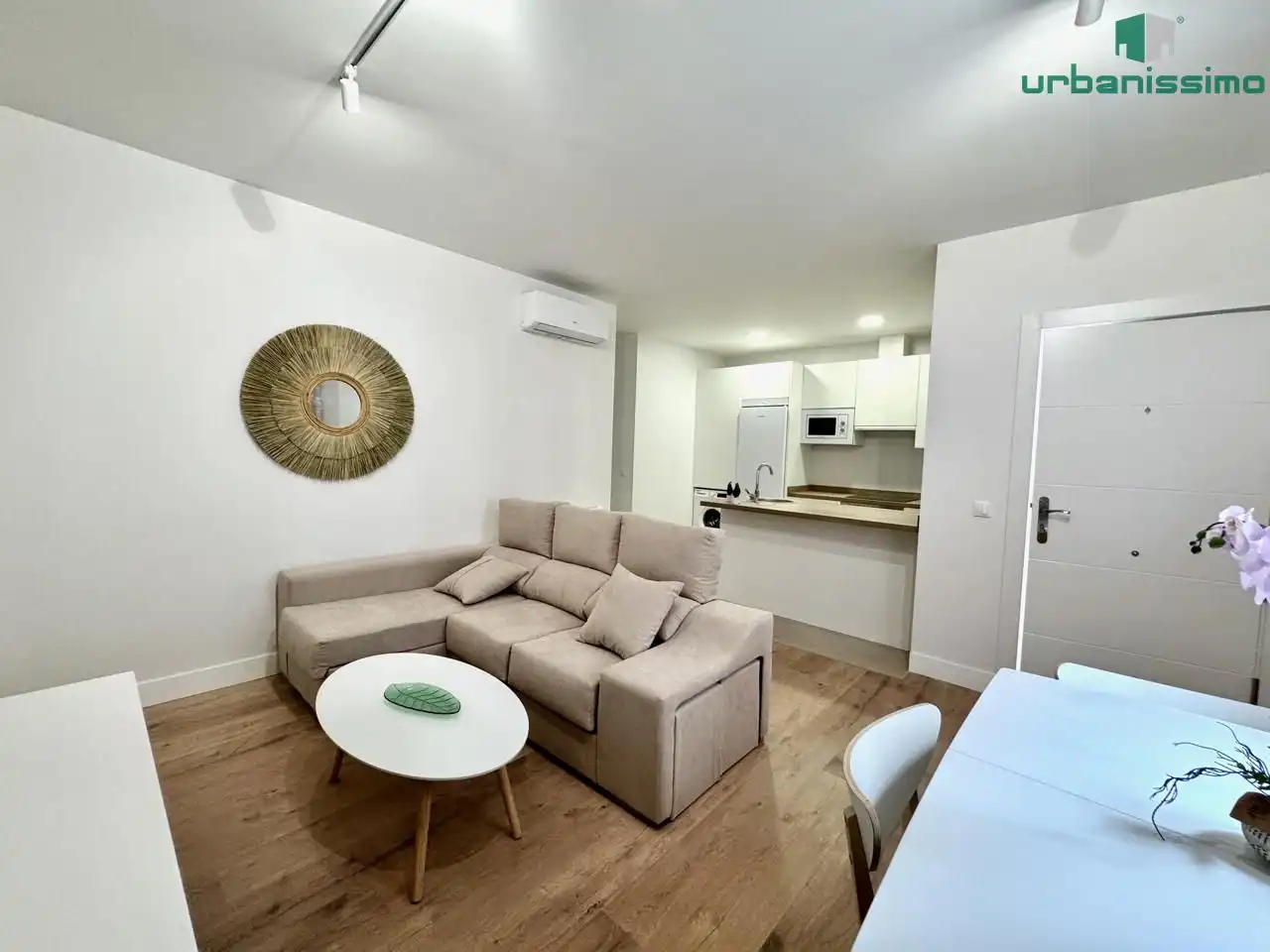 Sala d'estar de Apartament de lloguer en Madrid amb Aire condicionat, Calefacció i Moblat