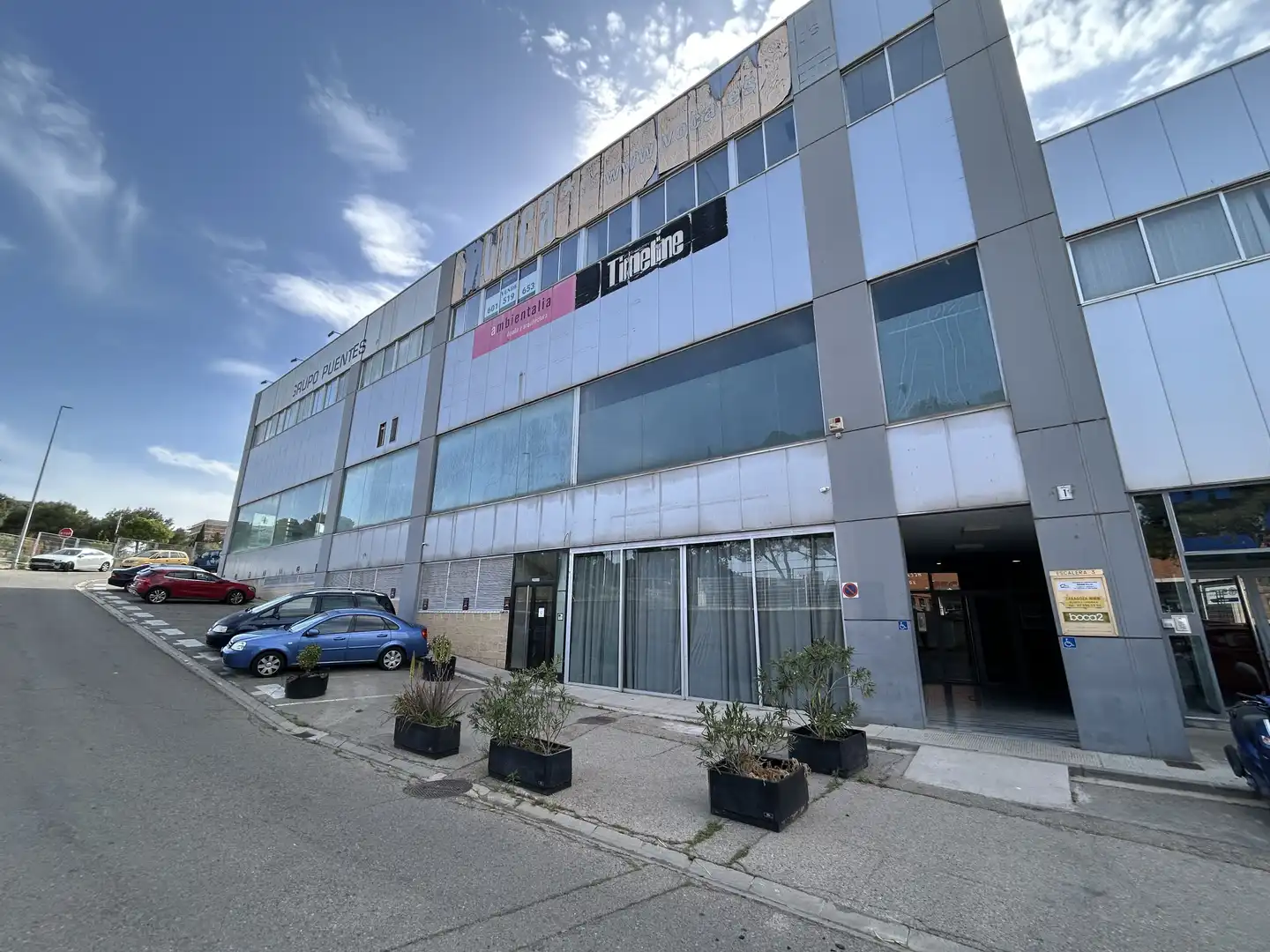 Außenansicht von Büro zum Verkauf in Zaragoza