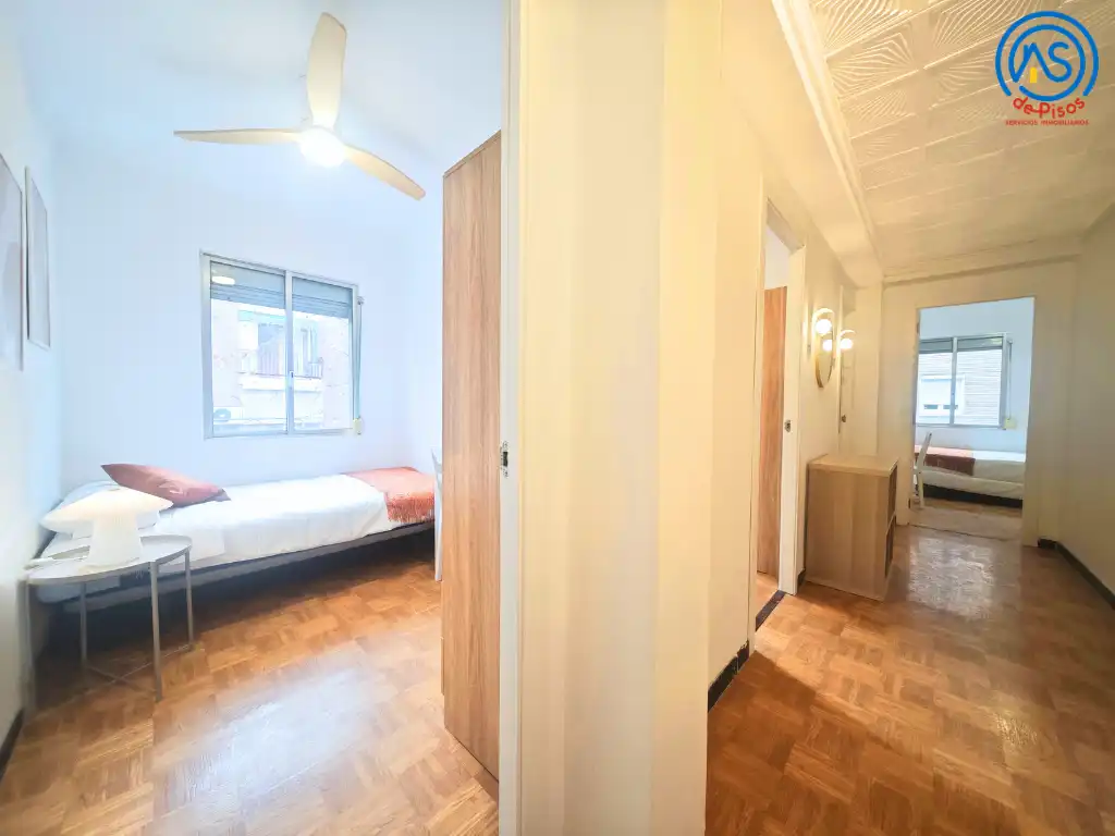 Flat for rent in Calle de Martínez Vargas, 2, Barrio Torrero