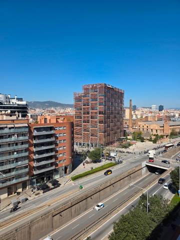 Piso en Venta en Gran Via de les Corts Catalanes, 148 en La Marina del Port