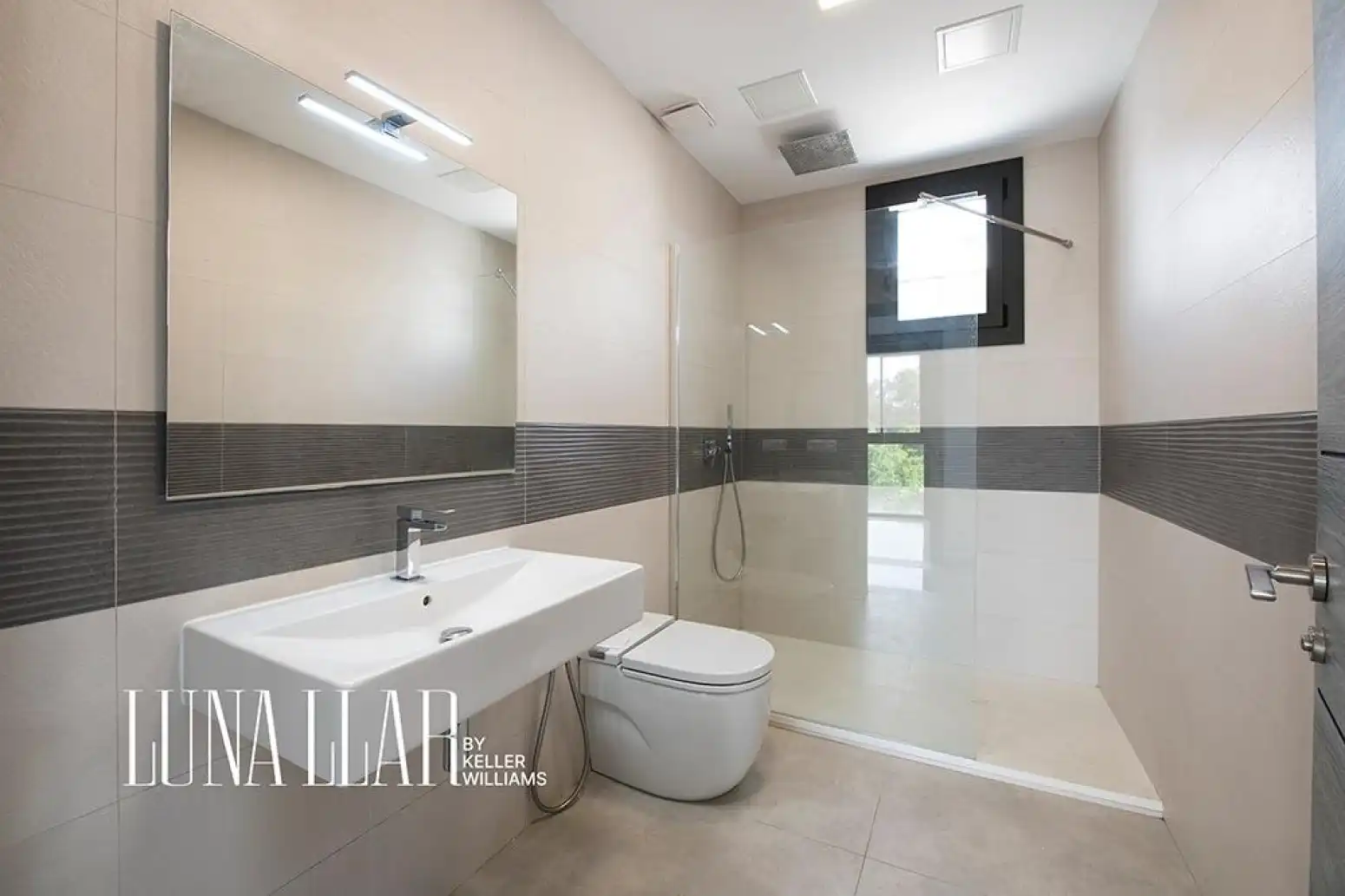 Bathroom of Houses for sale in Sant Pere de Ribes
