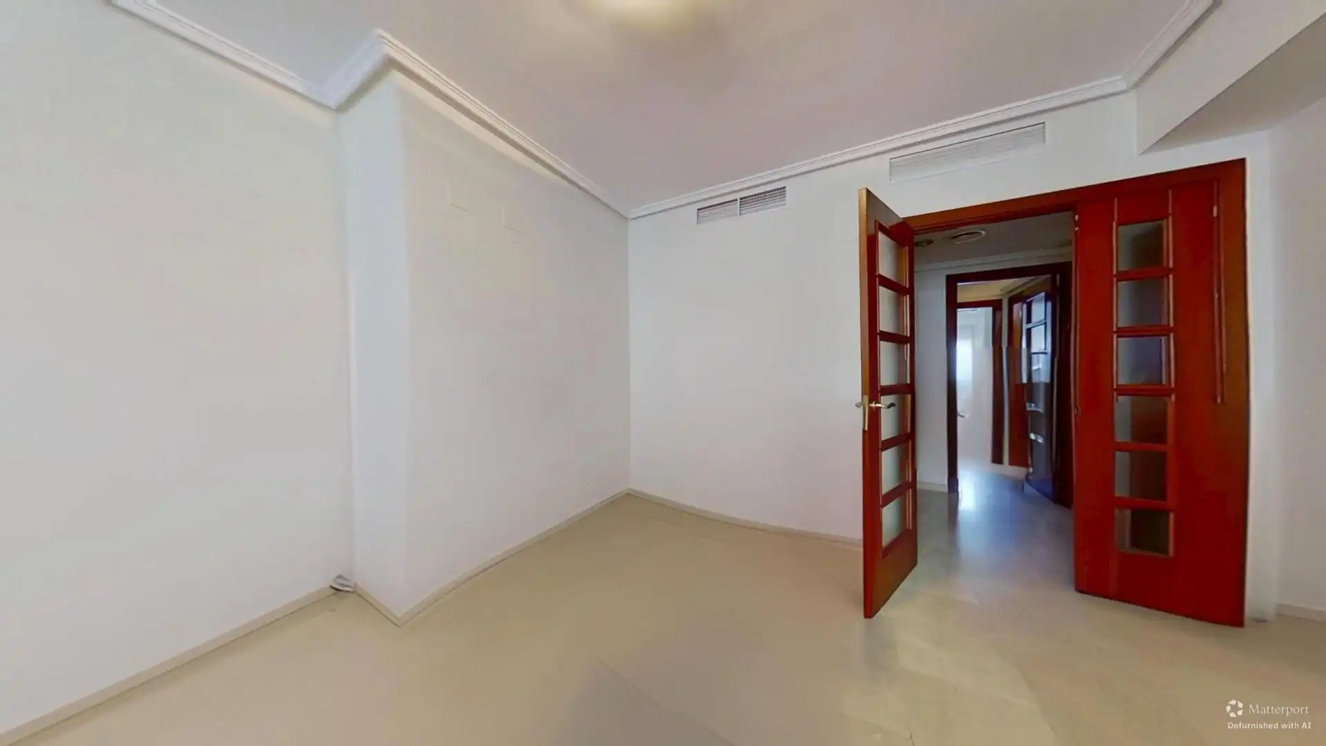 Wohnung zum Verkauf in Valencia mit Klimaanlage, Privatgarten und Terrasse