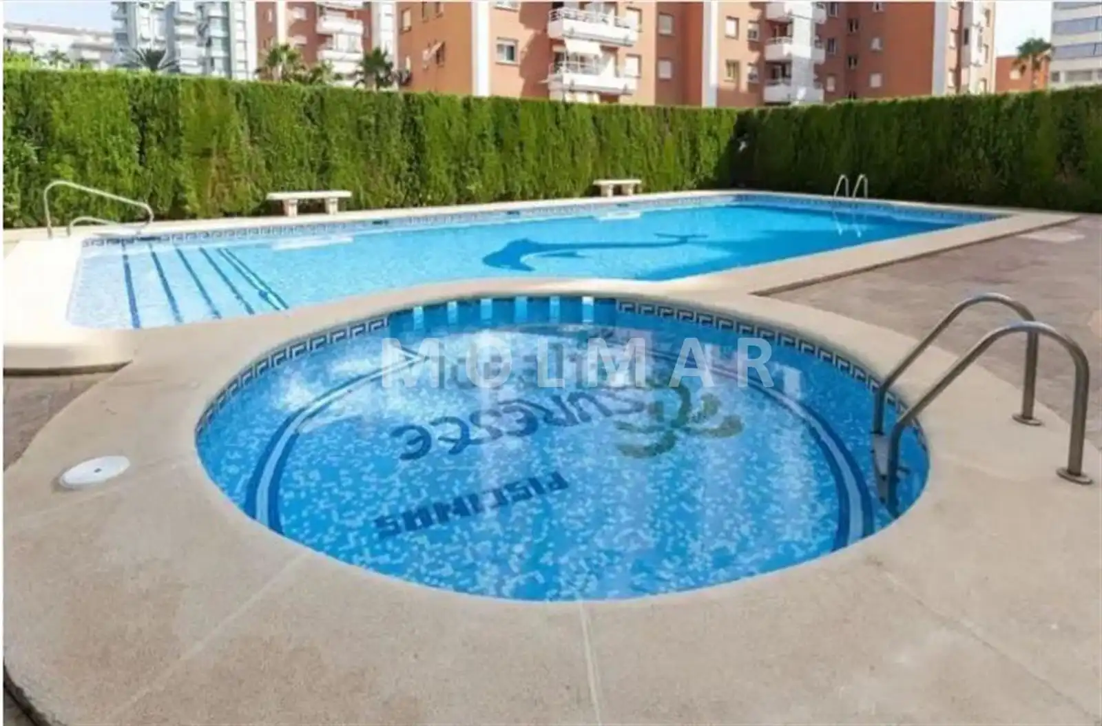 Piscina de Estudio en venta en Gandia con Terraza, Amueblado y Horno