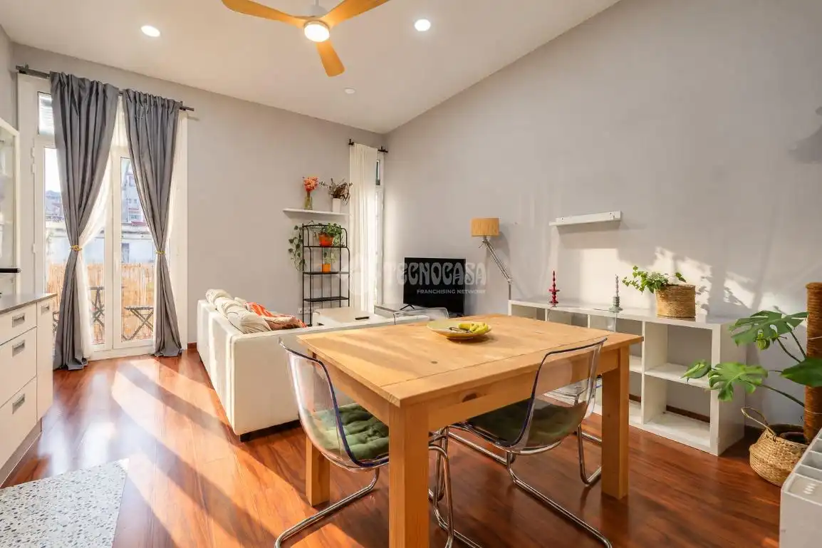 Flat with terrace for sale in Sant Andreu, imagen 2
